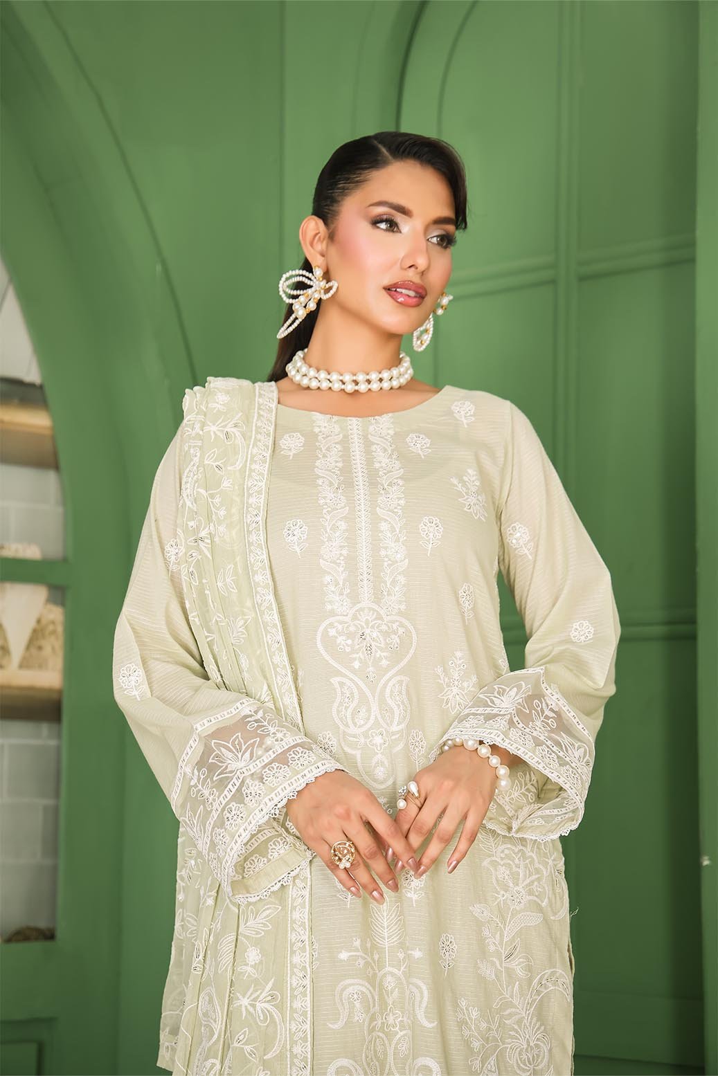 Vanilla Unstitched Dyed Embroidered Doriya Lawn With Exclusive Embroidered Bamber Chiffon Duppata