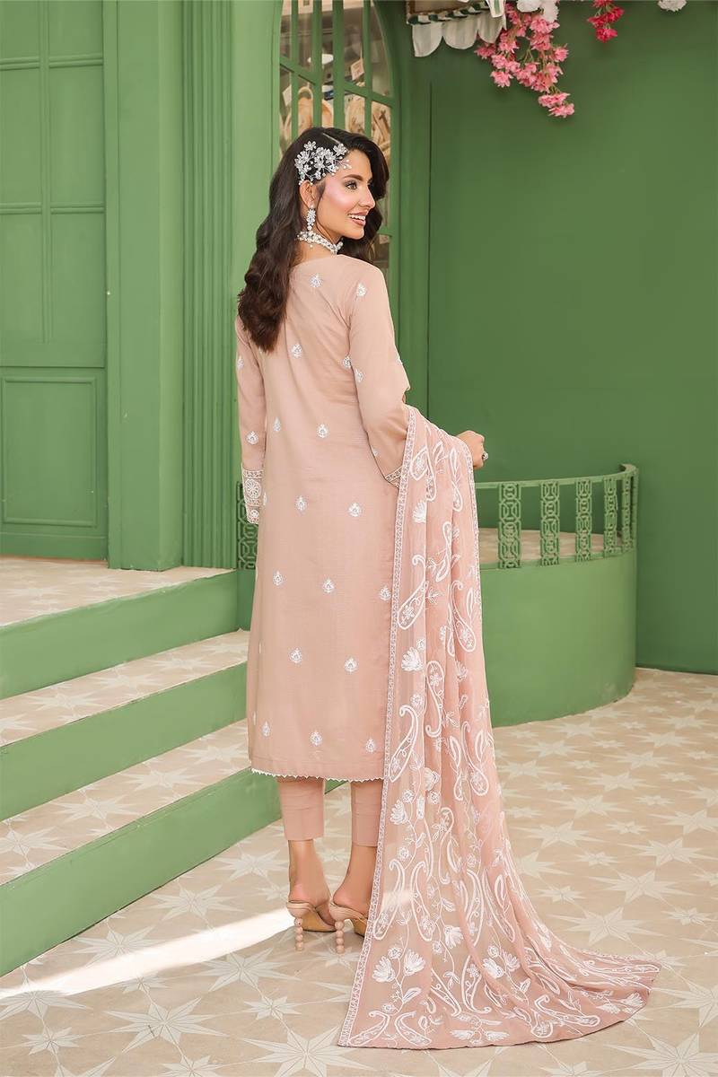 Vanilla Unstitched Dyed Embroidered Doriya Lawn With Exclusive Embroidered Bamber Chiffon Duppata