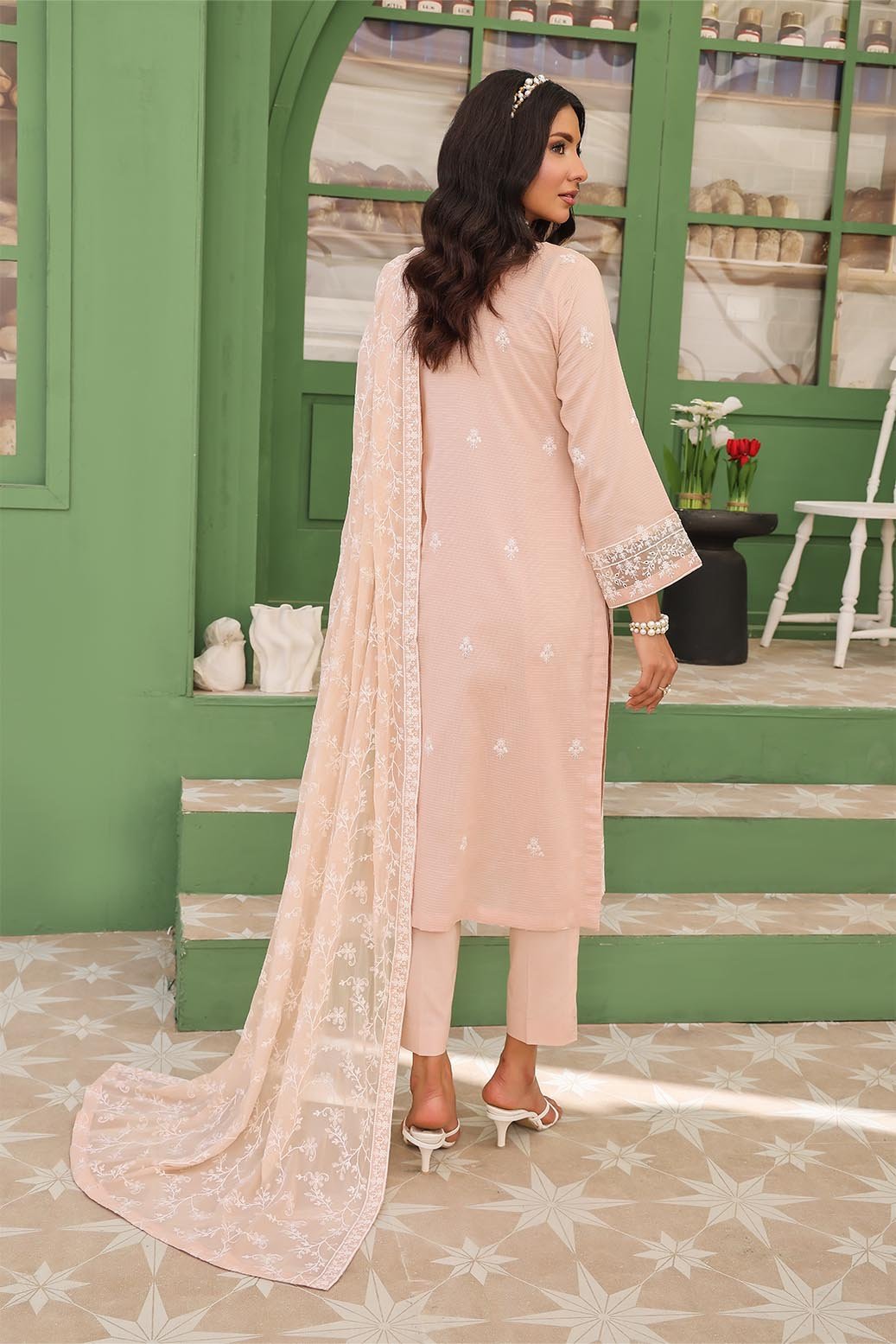 Vanilla Unstitched Dyed Embroidered Doriya Lawn With Exclusive Embroidered Bamber Chiffon Duppata